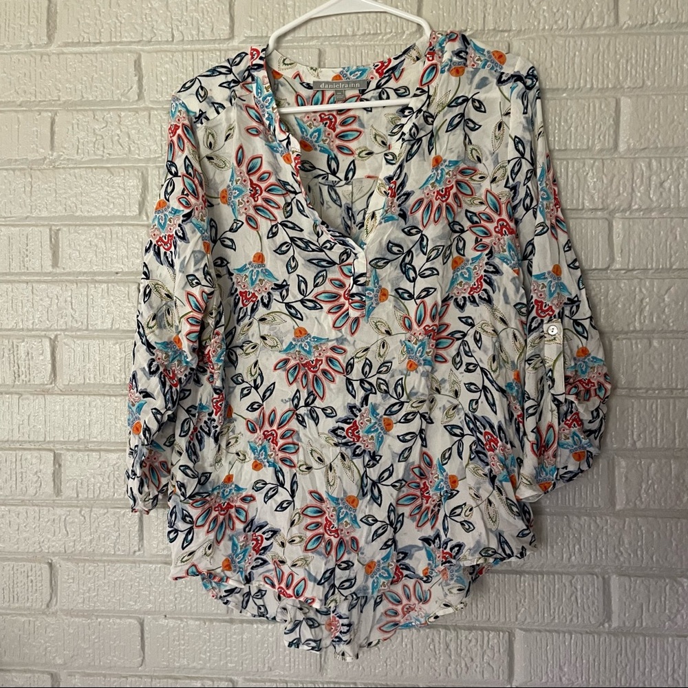 Daniel Rainn XXL blouse (Fits like XL) v-neck 3/4 sleeve